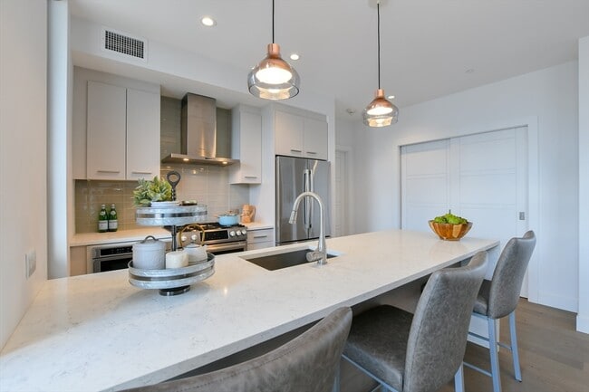 Photo - 32 Traveler St Unidad 510