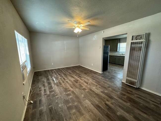 Photo - 509 E Queens St