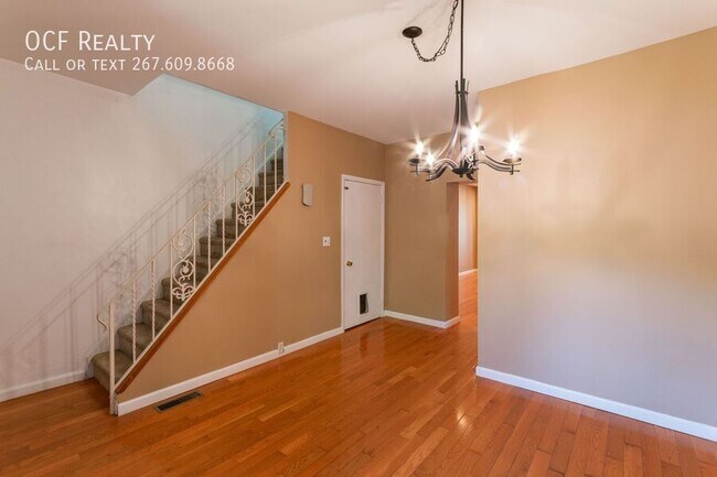 Photo - 4651 Sheldon St