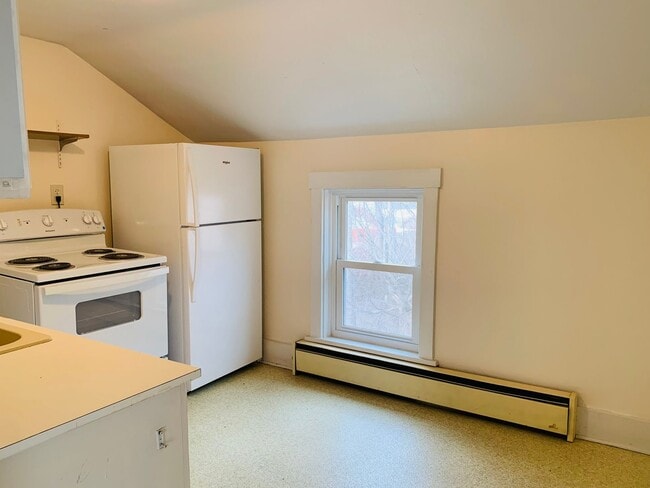 Photo - 284 Sycamore St Unit B