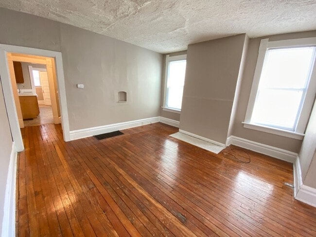 Photo - Hunter Ave 1438-1440 ONYX Unit 1438