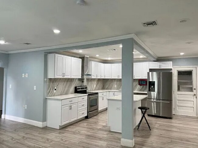 Photo - 2337 37th St S