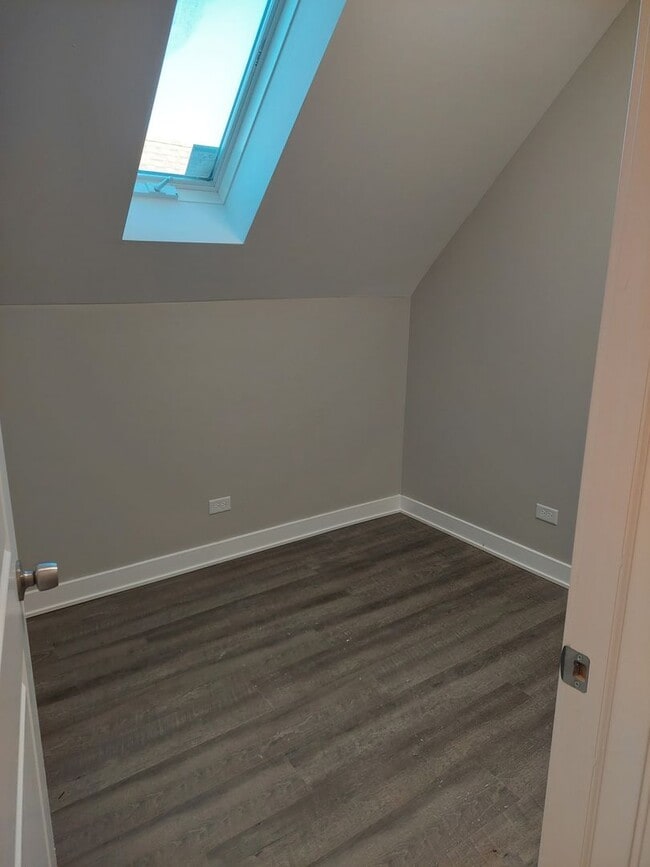 4117 S Albany Ave Unit 3F