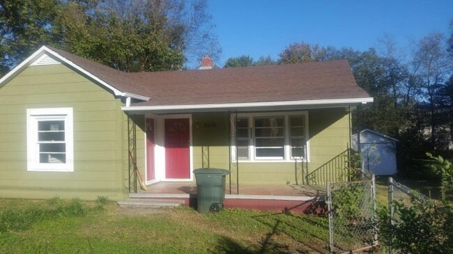 Photo - 2500 Kildare St NW