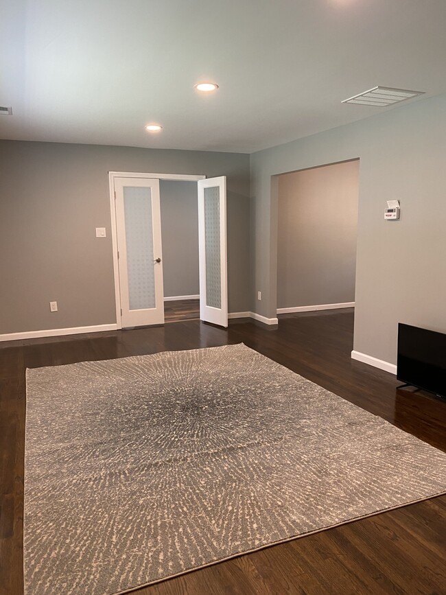 Photo - 341 Hollowbrook Rd