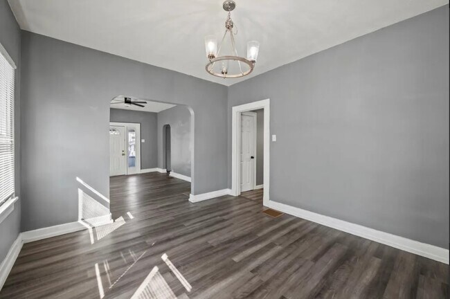 Photo - 409 N Temple Ave