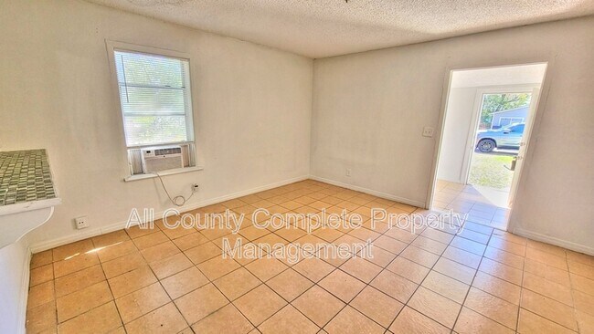 Photo - 1991 W 4th St