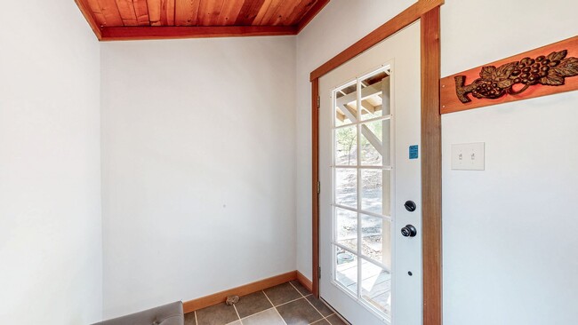 Photo - 1250 Bentley Dr