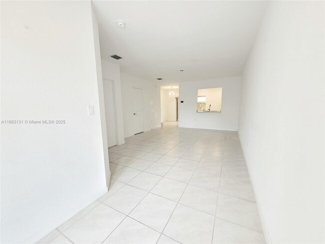 Photo - 541 NE 4th Ln