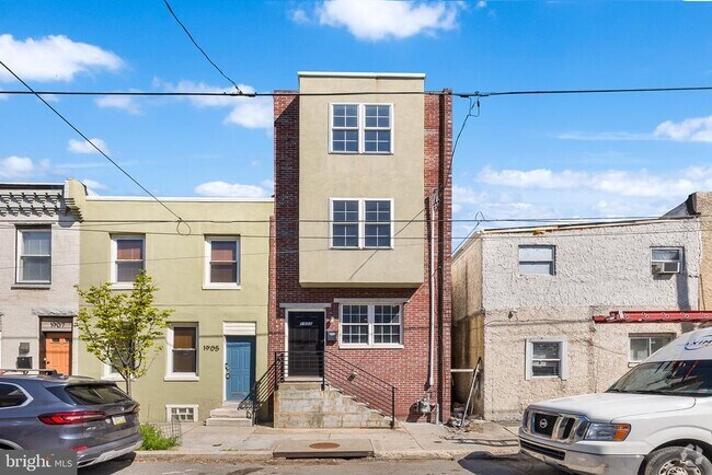 Building Photo - 1903 Titan St Rental