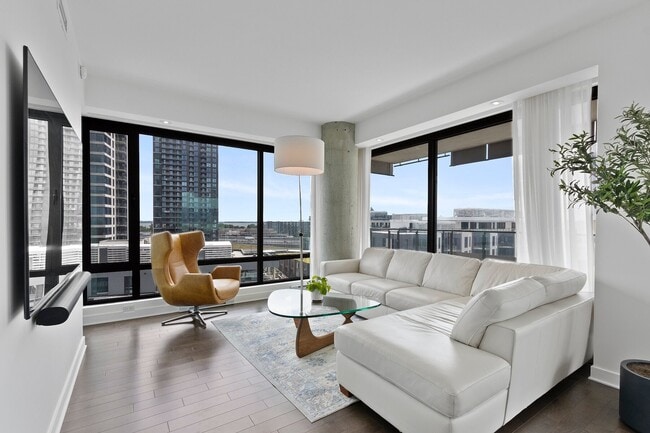 Building Photo - 199 Rue de la Rotonde Unit 906