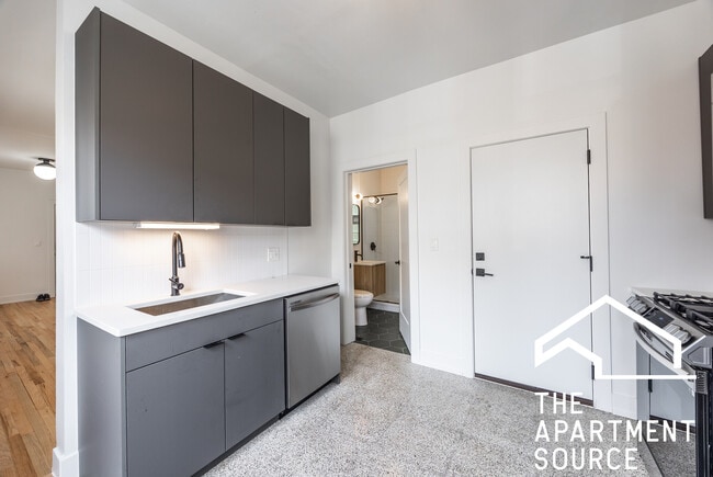 Photo - 3051 W Medill Ave Unit 2B