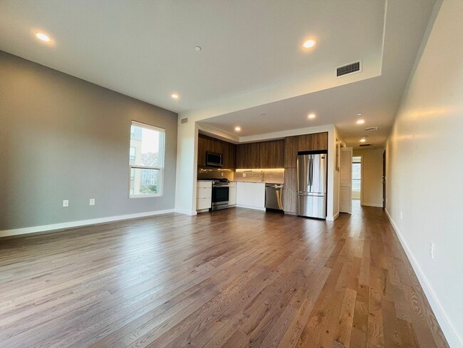 Photo - 119 Hyde Park Ave Unidad B
