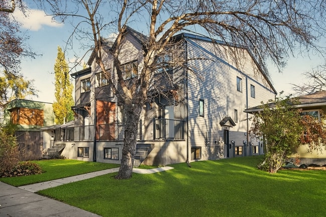 Photo - 10335-10135 135 St NW Unit Upper 4