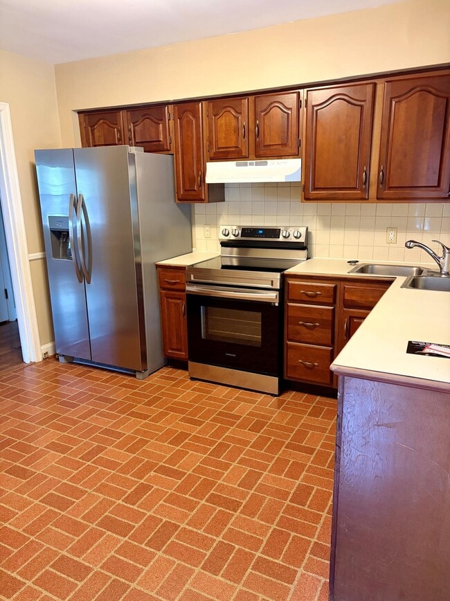 Photo - 217 Romany Rd