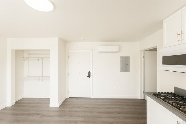 Photo - 11201 S Main St Apartamentos