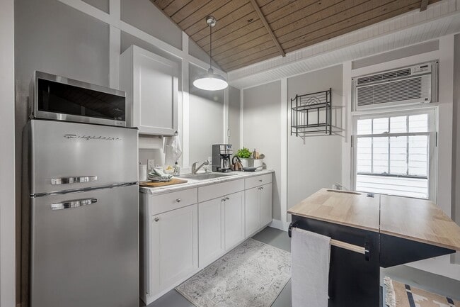 Photo - 213 W Frierson Ave