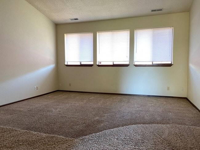 Photo - 3 Bedroom 2 Bath single family home