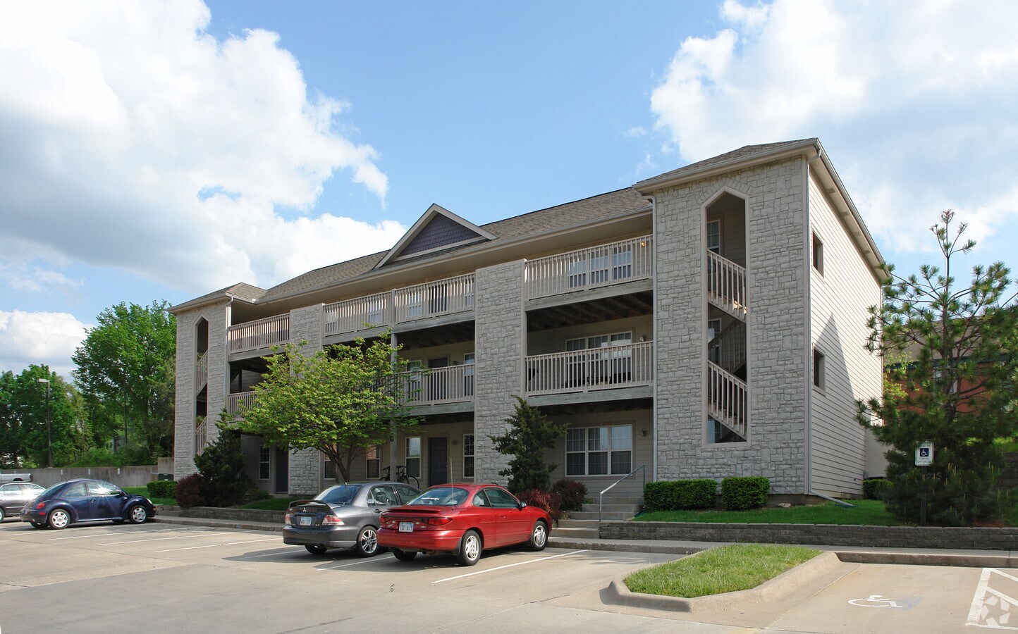 Photo - Country Club Apartments