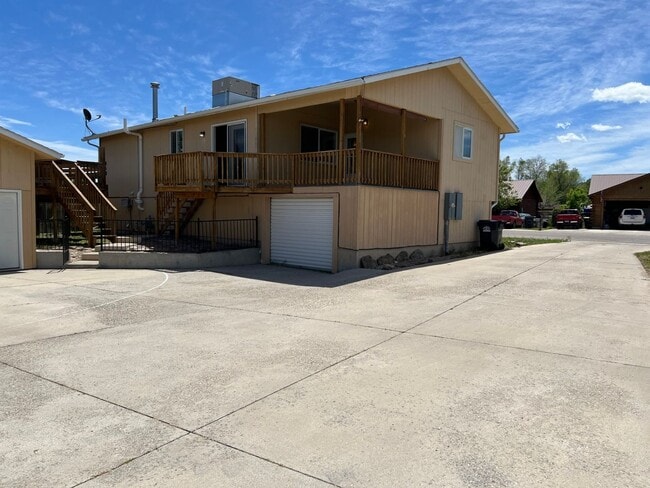 Building Photo - 730 Wood St Unit 730-Rear Rental