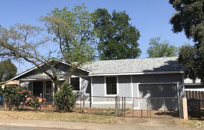Building Photo - 3055 Spencer Ave Rental