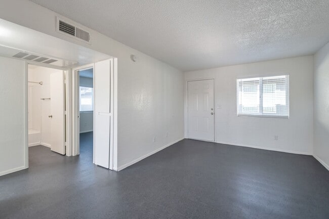 Photo - Starlight Apartments