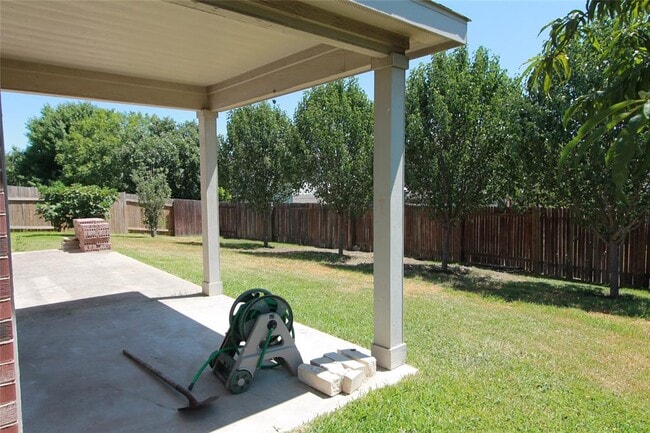 Photo - 629 Arrowood Pl