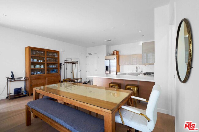 Photo - 801S S Grand Ave Unidad 1207 Rental