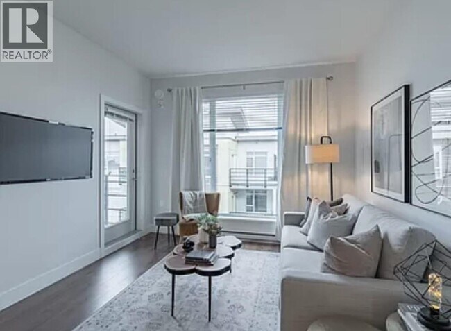 Photo - 5355 Lane St