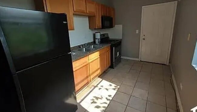 Photo - 612 E Marquette Rd