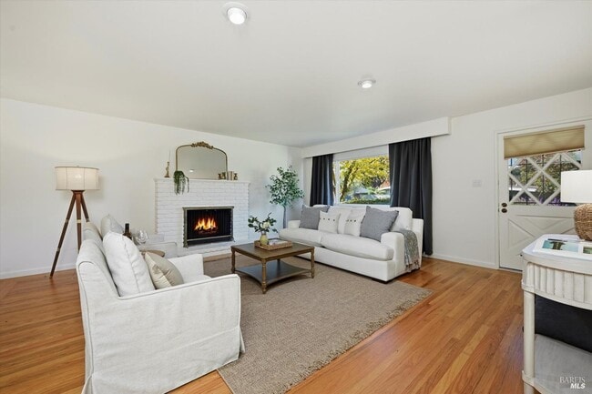 Photo - 2410 Mendota Way