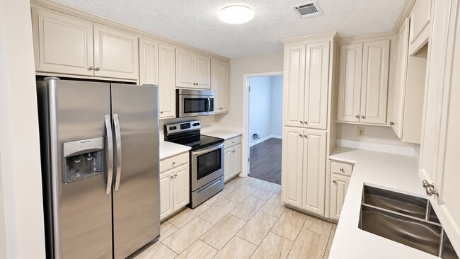 3606 Farmfield Ln