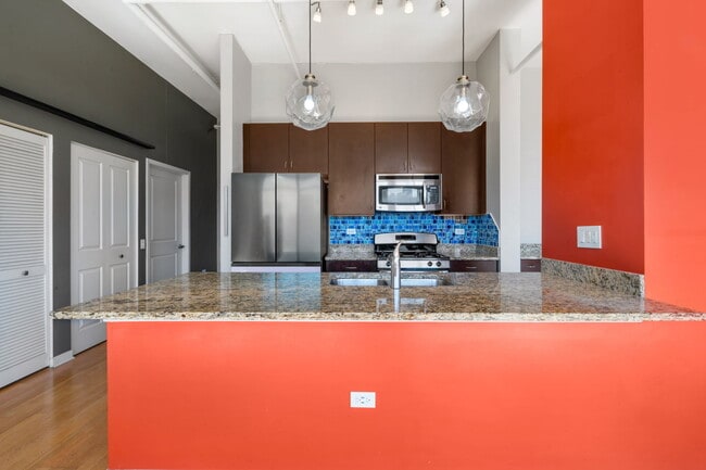 Photo - 511 W Division St Unit 807