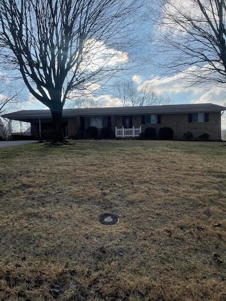 Photo - 3840 Forestview Dr NW
