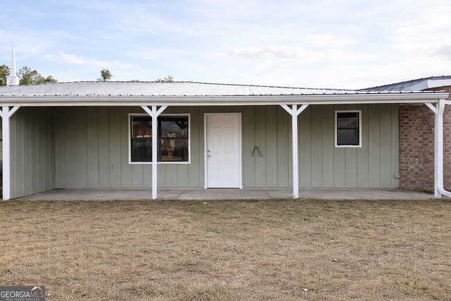 Building Photo - 7 Railroad St