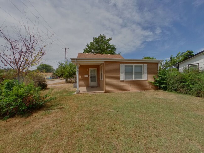 Building Photo - 1125 S Millwood Ave