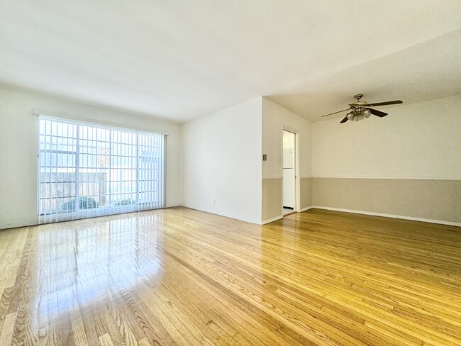 Photo - 1124 S Holt Ave Unidad 2A Rental