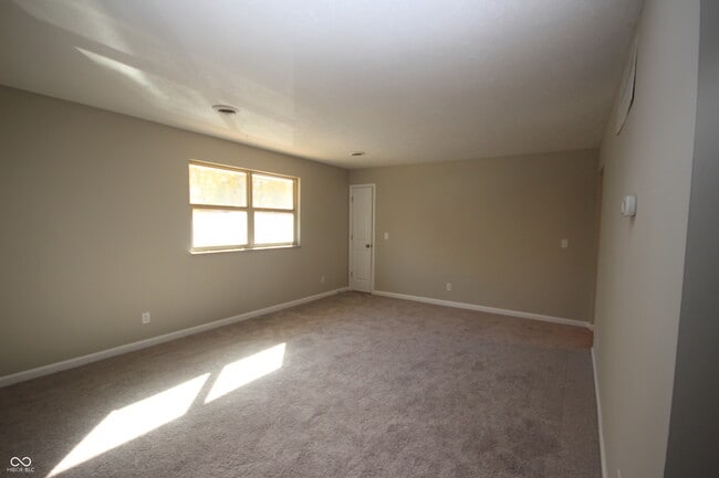 960 Valley View Dr