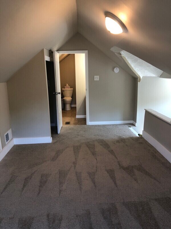 Photo - 131 Clinton St