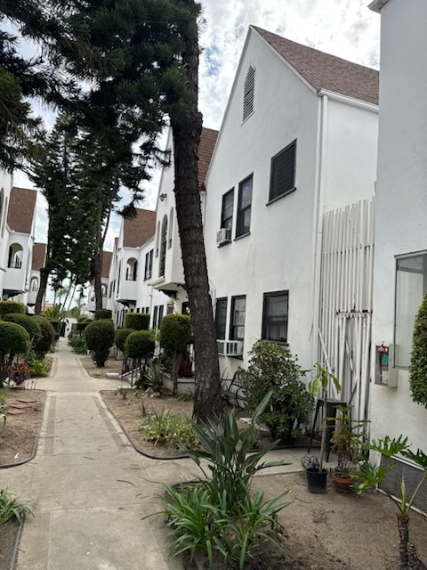 1116 E Lexington Dr