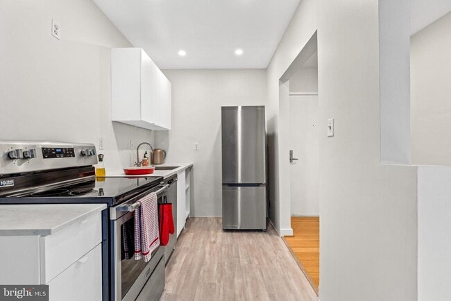 Building Photo - 2639 15th St NW Unit 105 Rental