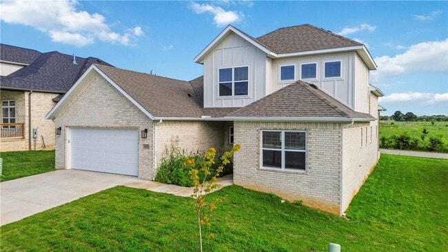 Photo - 910 Trestle Ln
