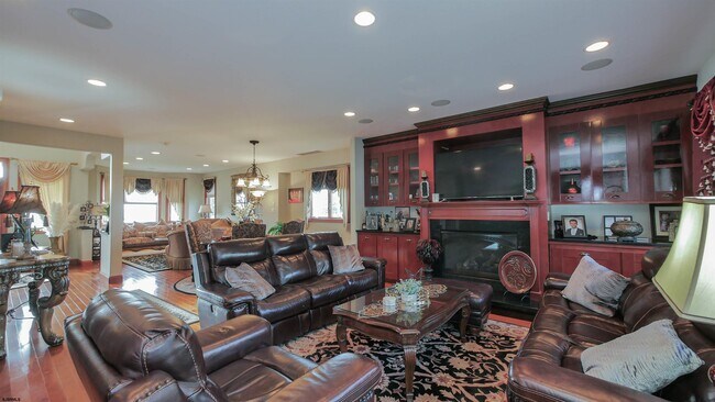 Photo - 713 N Jerome Ave