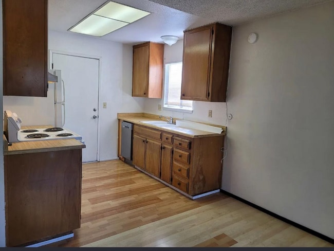 Photo - 1031 Fallbrook Dr