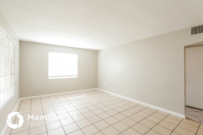 Photo - 1836 E Amelia Ave