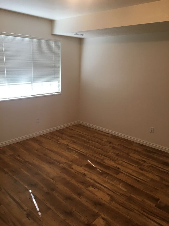 Building Photo - 221 W 1458 S Unit 221 W 1458 S