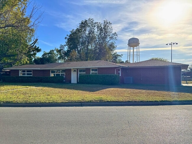 Photo - 703 Pecan St