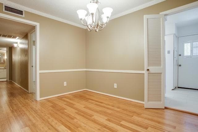 Photo - 5815 Sandhurst Ln Unit A