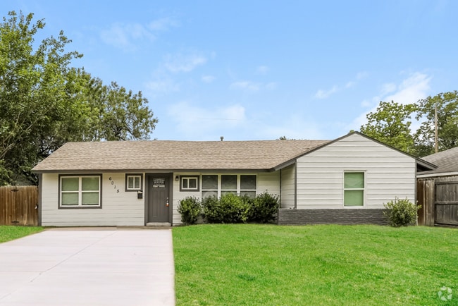 Building Photo - 6015 Glenhurst Dr Rental