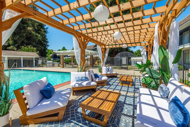 Photo - Oakridge Apartments